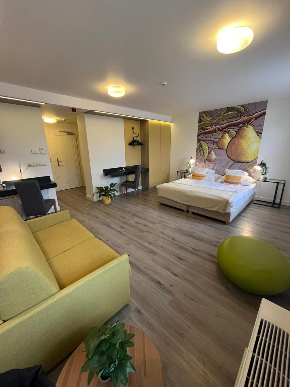 Vadkert Major Hotell Sárvár Eksteriør bilde